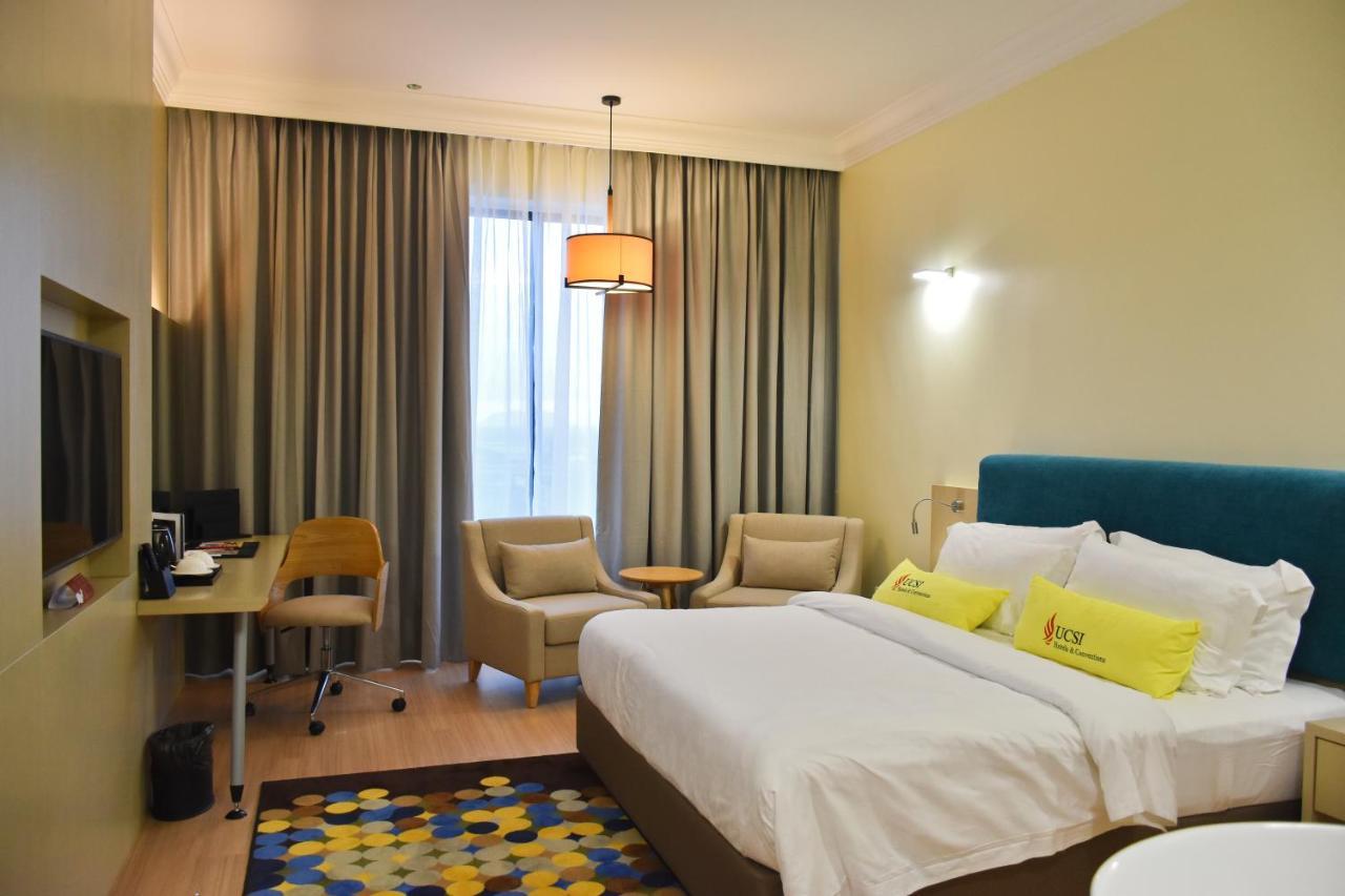 Ucsi Hotel Kuching Exterior photo