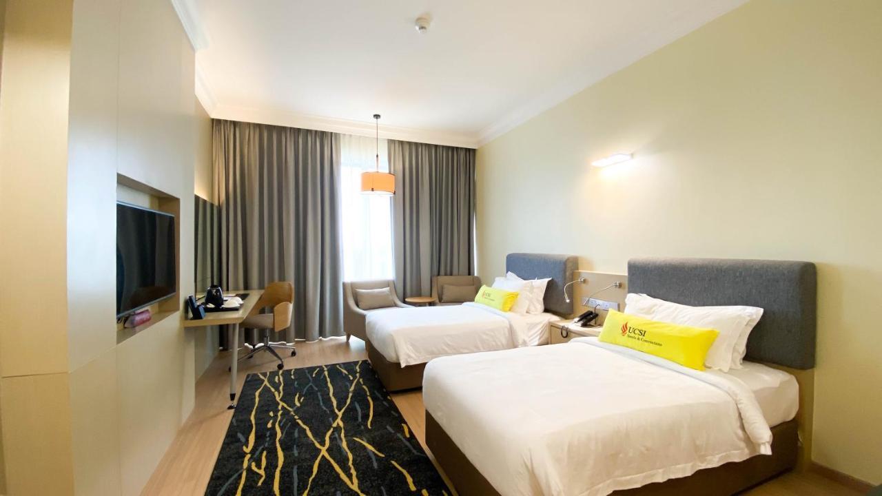 Ucsi Hotel Kuching Exterior photo