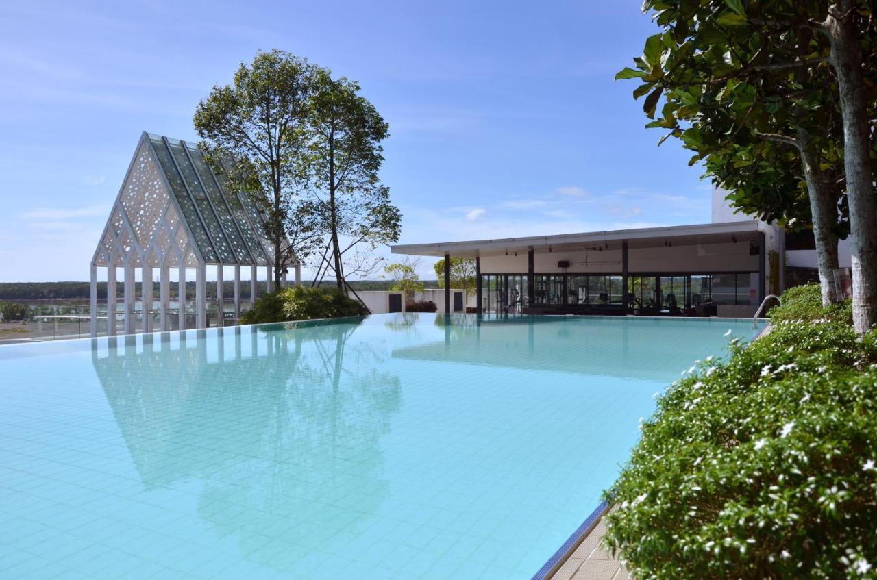 Ucsi Hotel Kuching Exterior photo
