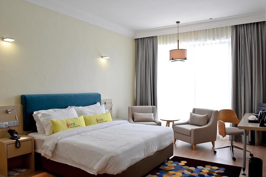 Ucsi Hotel Kuching Exterior photo
